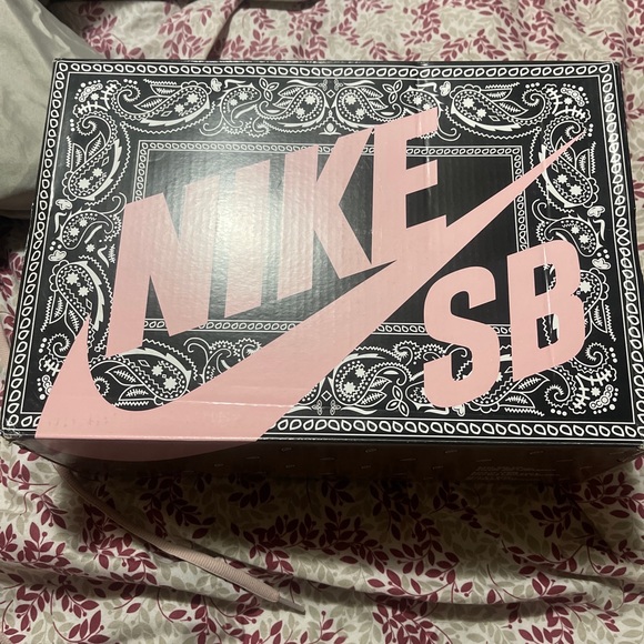 Travis Scott X Dunk Low PRM SB QS ‘Cactus Jack’ Special Box - Picture 7 of 8